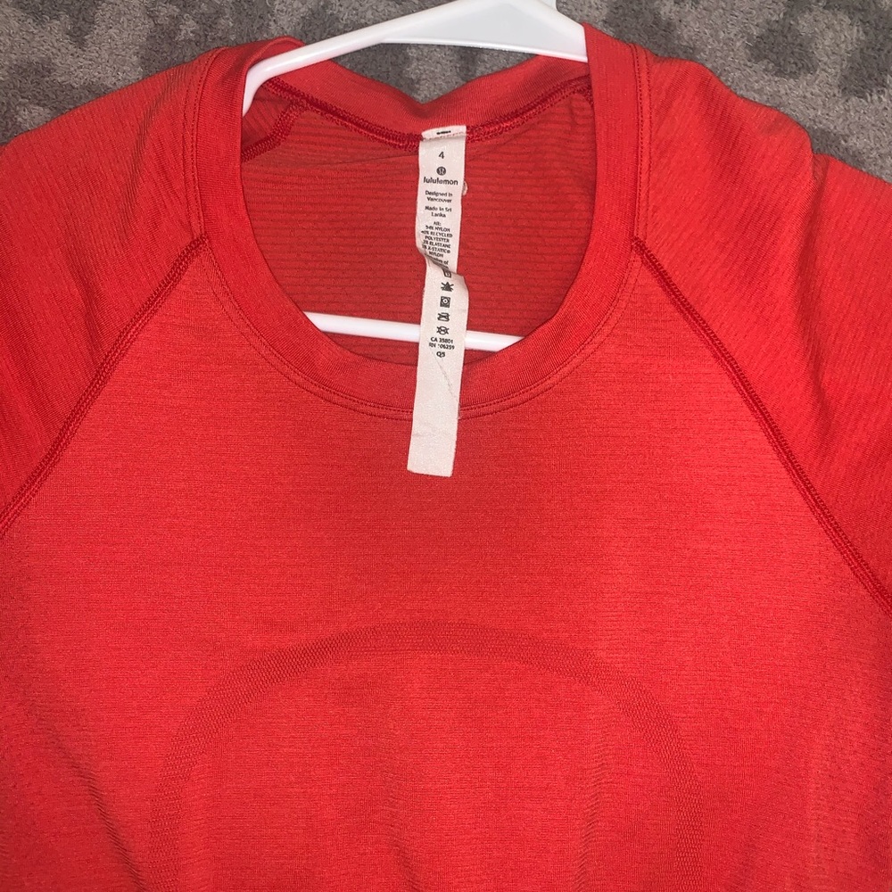 Lululemon swiftly top